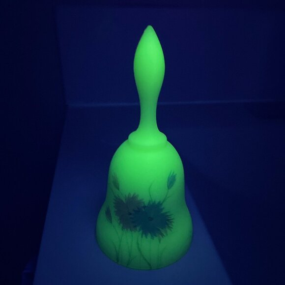 VTG Uranium Fenton Custard Bell Hand Painted, Signed W/2 Stamps~ Glows - Picture 1 of 10